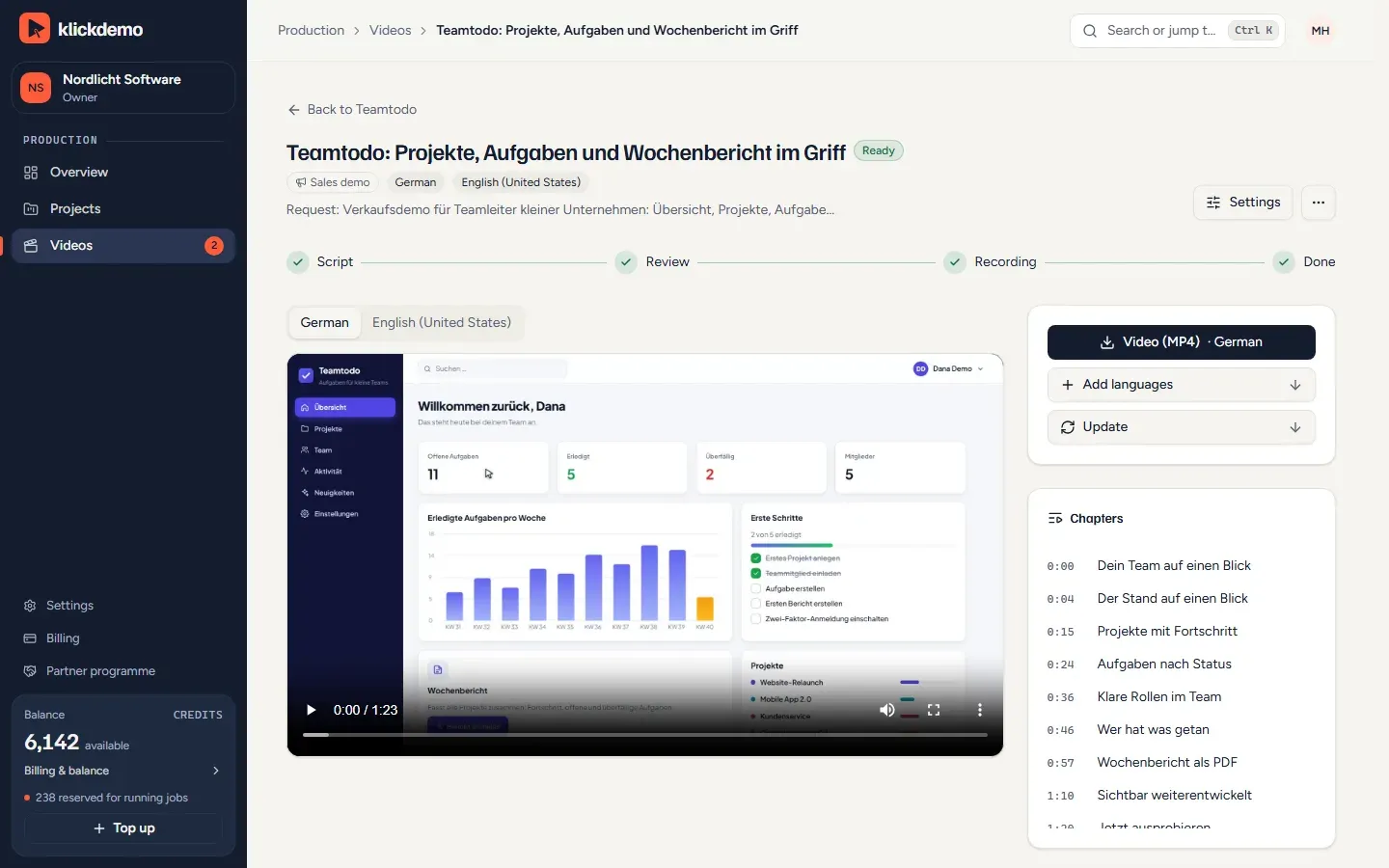 Screenshot: a finished sales demo video in Klickdemo with player, German and English versions and a chapter list (demo account)
